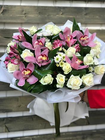 Букет цветов из: Розы и Хризантемы в Зарудне
