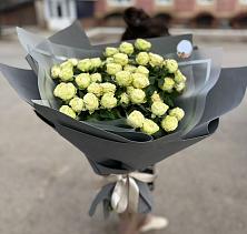 Букет Белые кустовые розы Солинеро в Зарудне