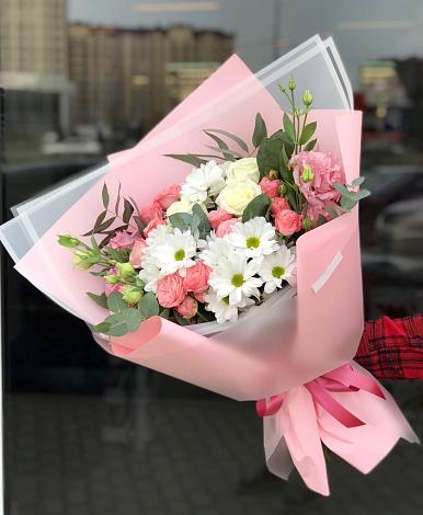Букет цветов из: Розы, Лизиантусы и Хризантемы в Зарудне